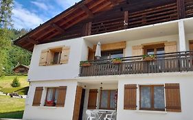 Les Granges 2 chambres et terrasse au soleil